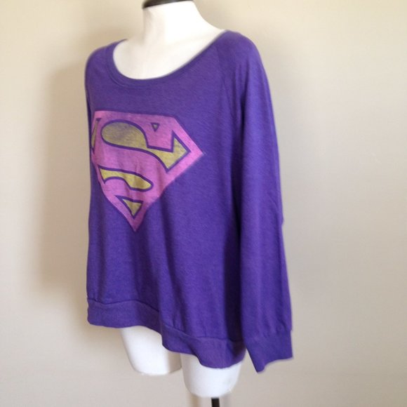 Superman Long Sleeve Distressed Logo - Picture 3 of 8